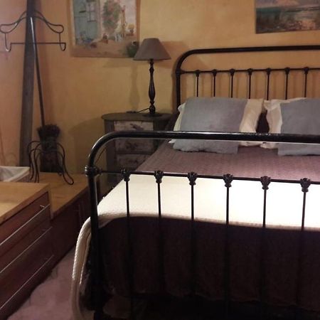 Joli Loft Dans Village Pittoresque Péret Exteriér fotografie